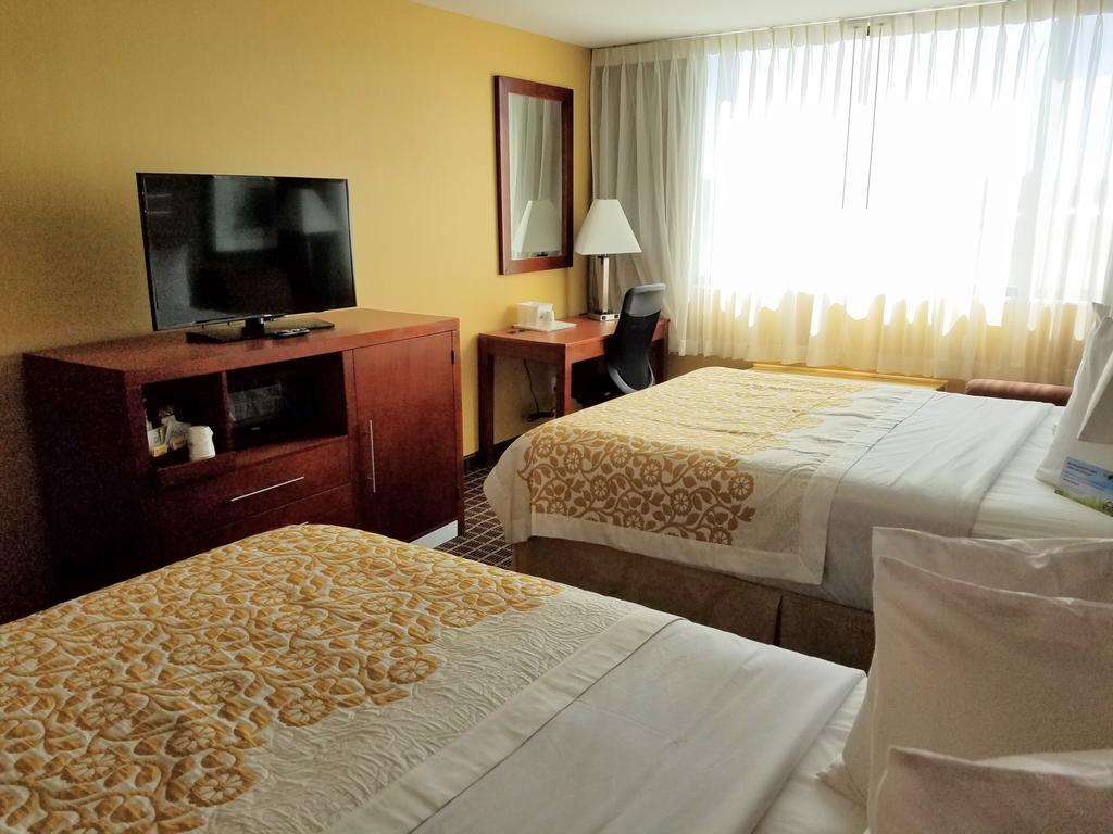 Days Inn By Wyndham Windsor Locks / Bradley Intl Airport Exterior photo